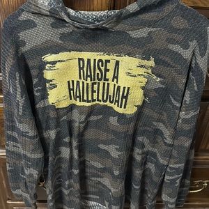 Hooded lightweight shirt